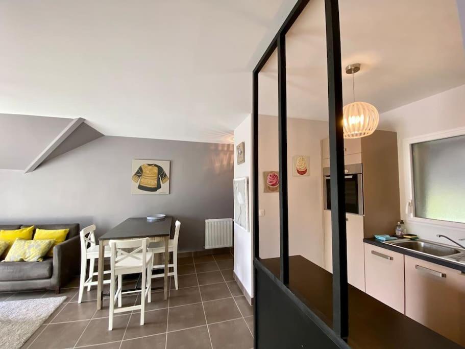 Superbe Terrasse, Proche De La Apartment